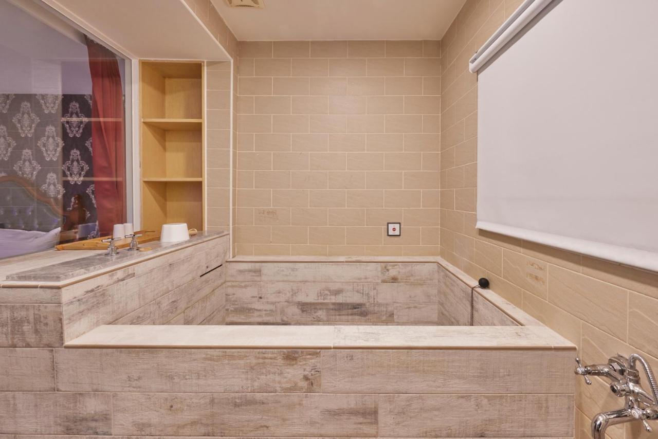 Kyokusui Hotspring Hotel Taipei Bagian luar foto