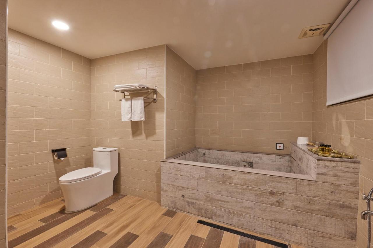 Kyokusui Hotspring Hotel Taipei Bagian luar foto
